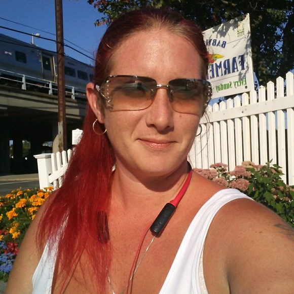 Meet your Posher, Christine - Picture 1 of 1